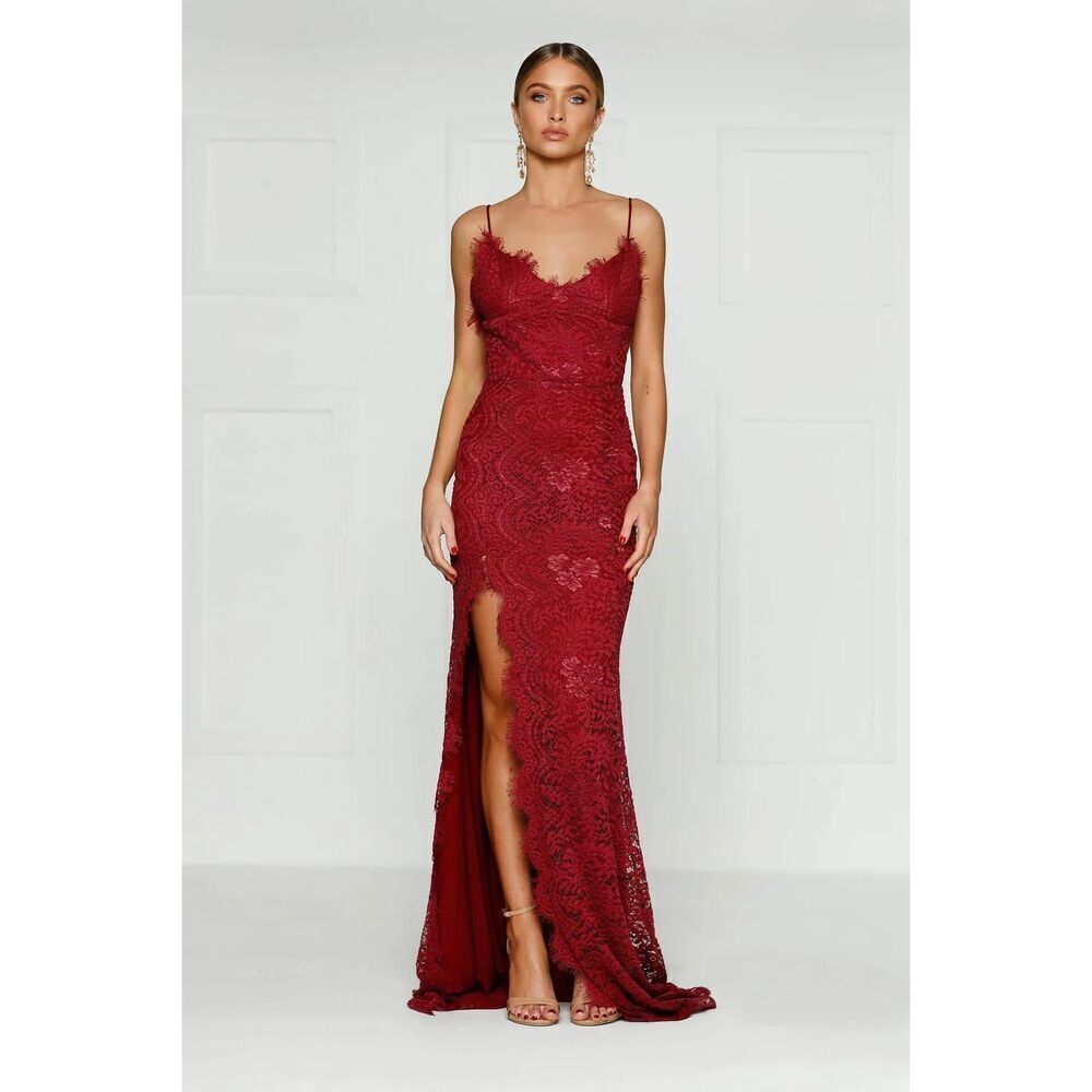 Alamour The Label Layali‎ Lace Mermaid Gown in Burgundy Size XS